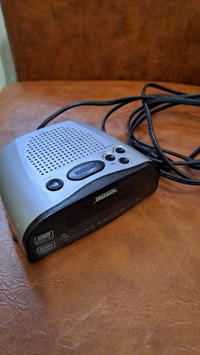 Ceas electronic digital cu alarma, radio Watson UR4513