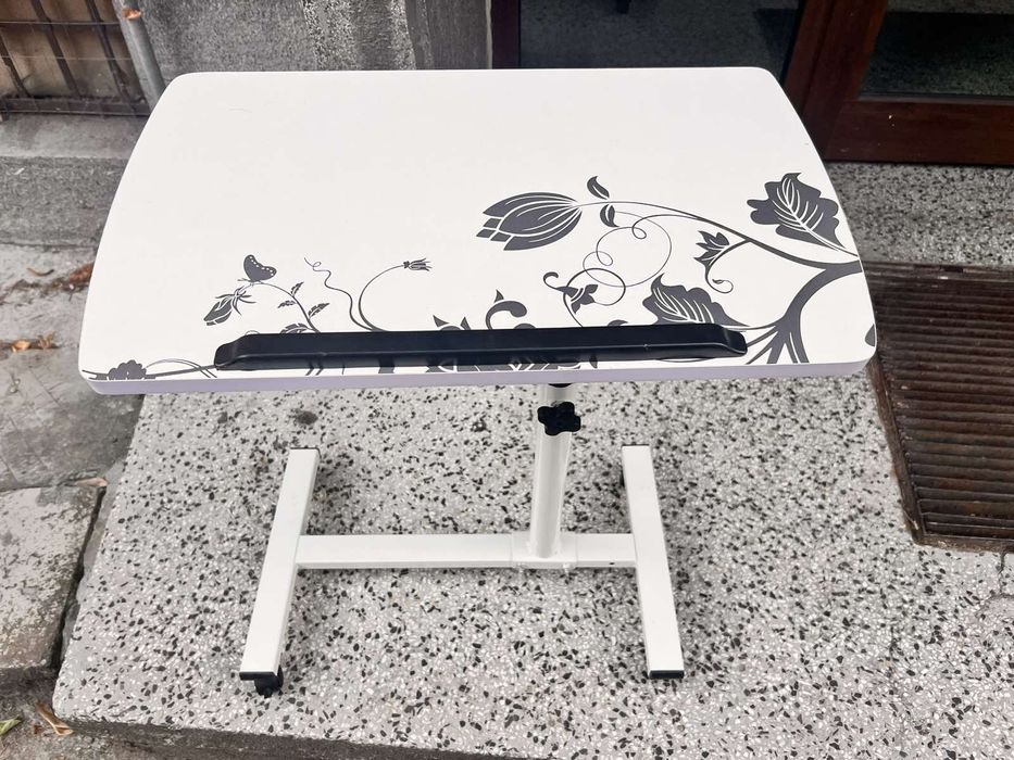 Маса регулируема за лаптоп ученик