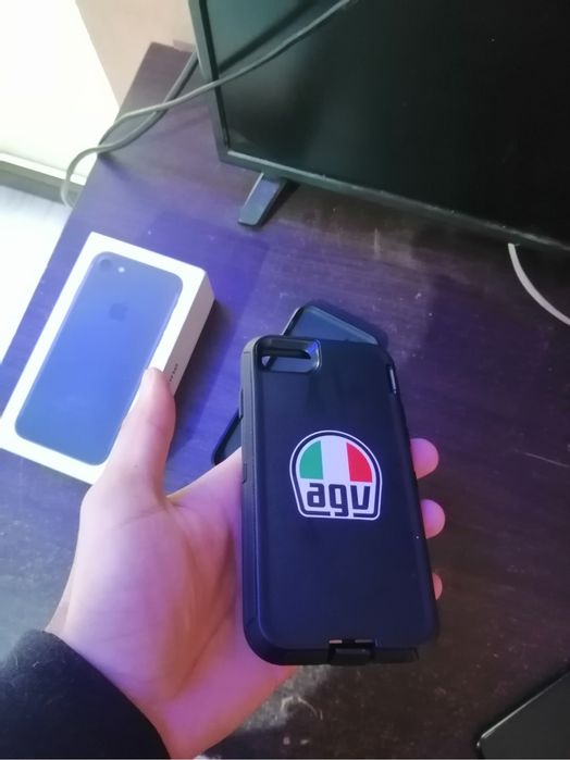 Iphone se 2020  baterie 100%