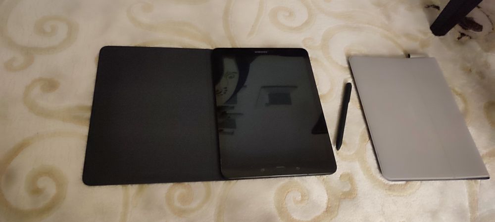 Планшет Samsung Tab S3