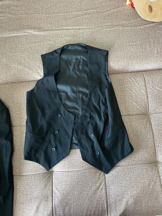 Чёрный костюм 46 го розмера