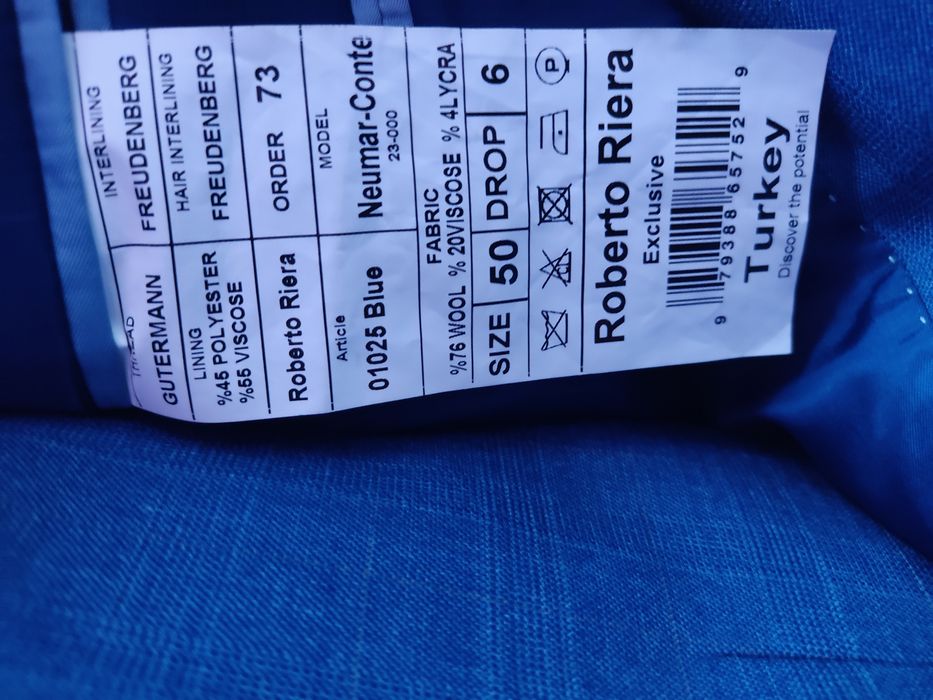 Продам костюм тройка
