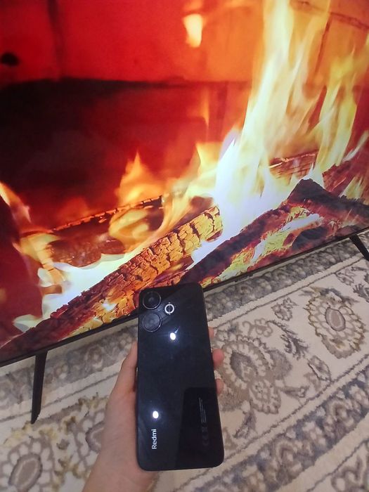 Здравствуйте продаю redmi 13 в хорошем состоянии все родное