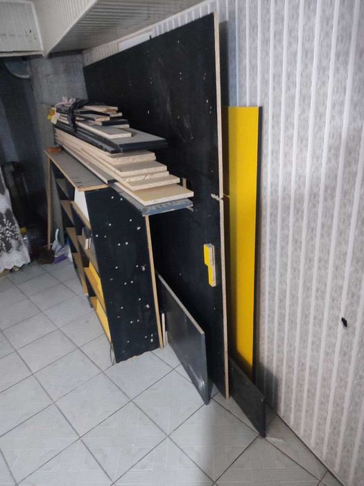 Mebel kitob javoni sotiladi