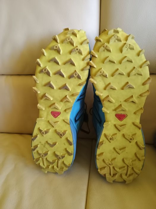 Vând pantofi sport Salmon LT Speedy Cross.