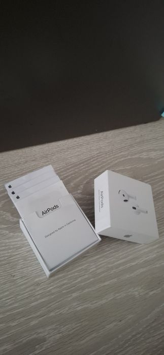 Air Pods 4 nou cu cutie