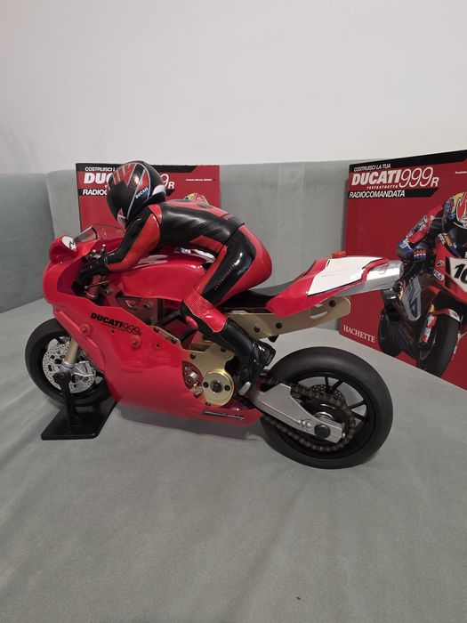 Ducati 999R Testastretta din colectia Hachette (1:5)