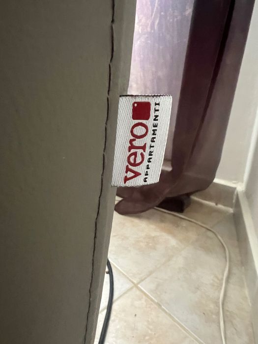 Продавам кожен стол