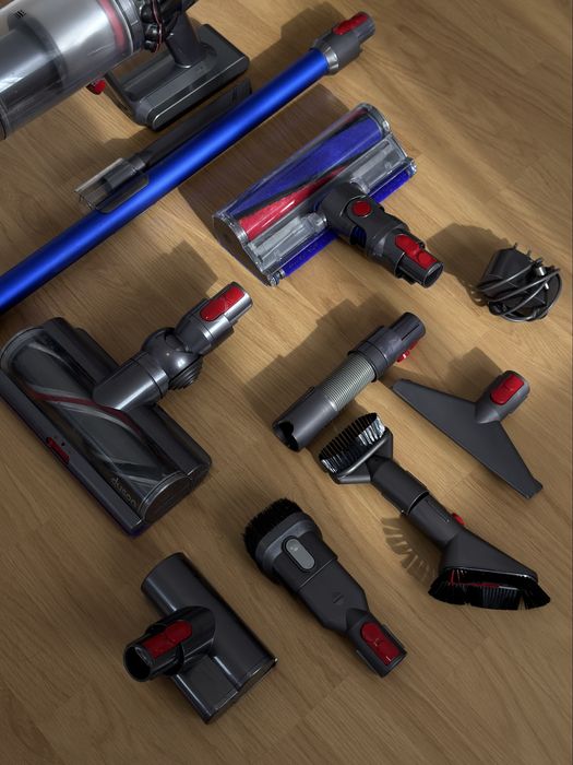 Vand Dyson V11 Absolute - Extra Pachet Complet Accesorii