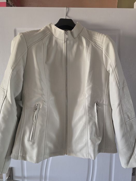 Дамски зимен шал и кожено яке