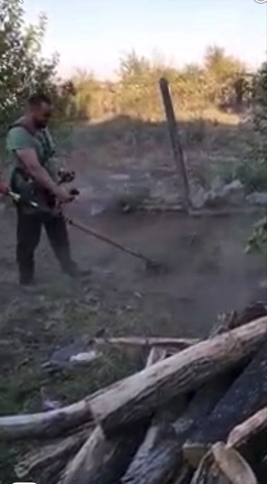 Чистя паркове ,градини , гробове , църкви всякакъв вид трева с тример