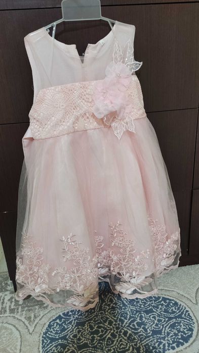 Продам платье для девочек