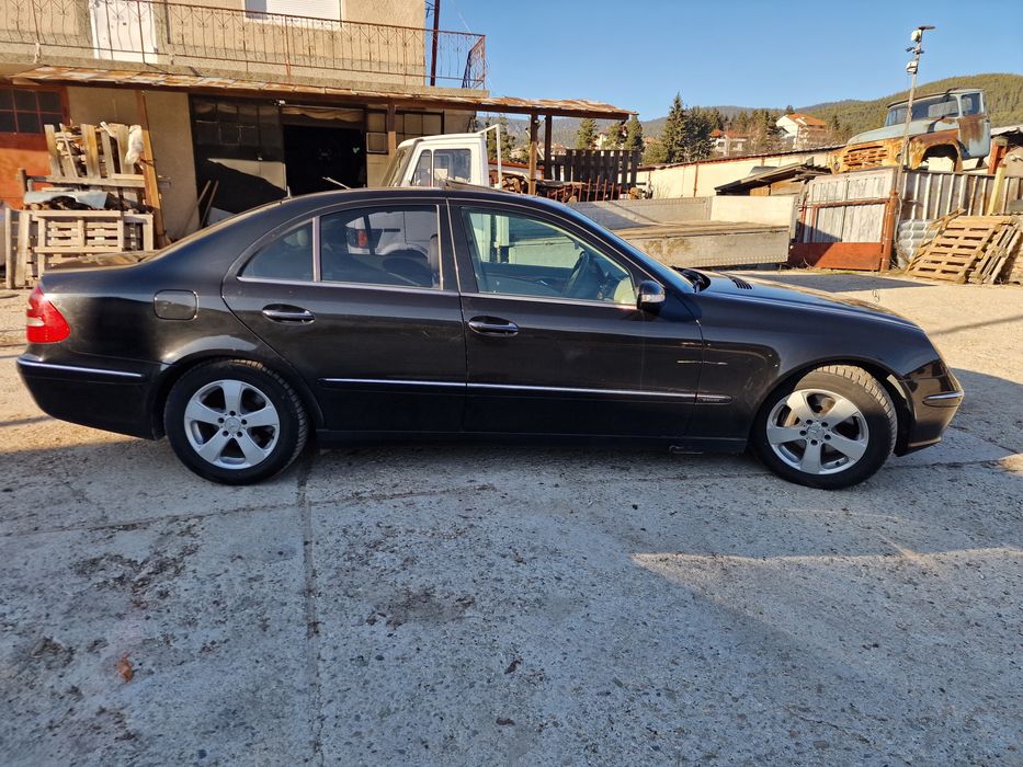 Мерцедес е 320 w211