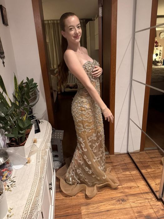 Дизайнерска рокля