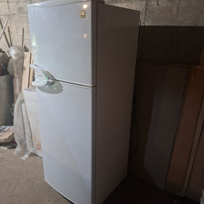 Хладилник с камера