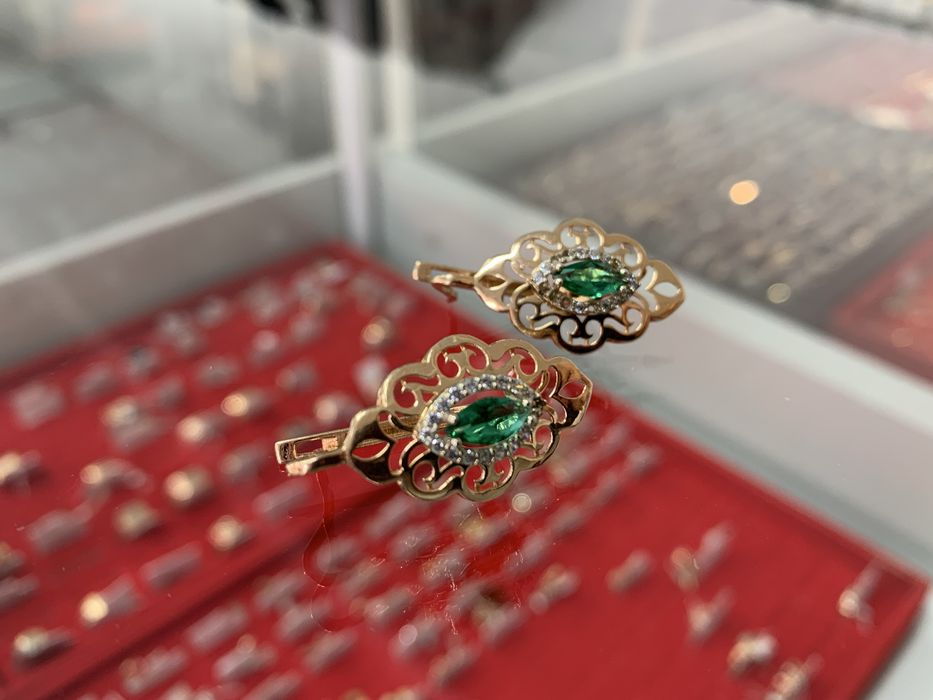 Золото серьги ЖанТаС ломбард г.Астана