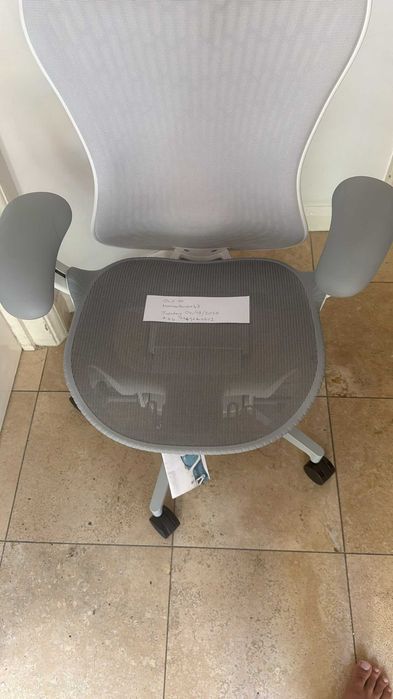 Herman Miller Mirra 2 Chair - Full Specification Model - White Scaun Culoare Albă