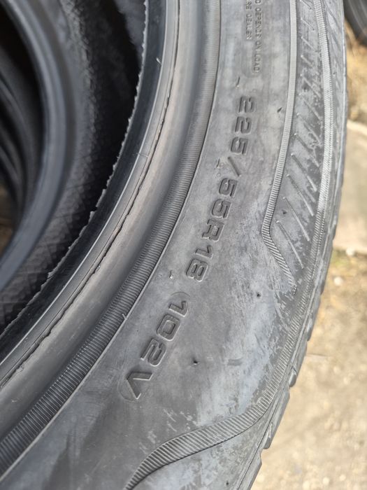 4бр. 225 55 18 Goodyear всесезонни.