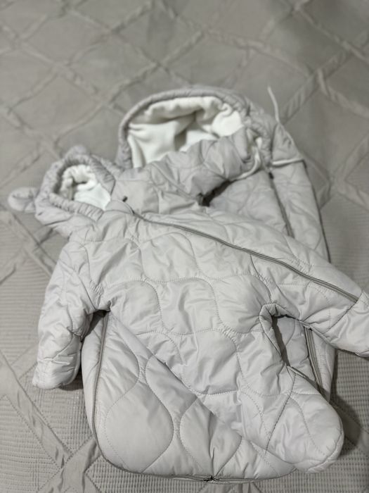 Продам комбинезон с люлькой