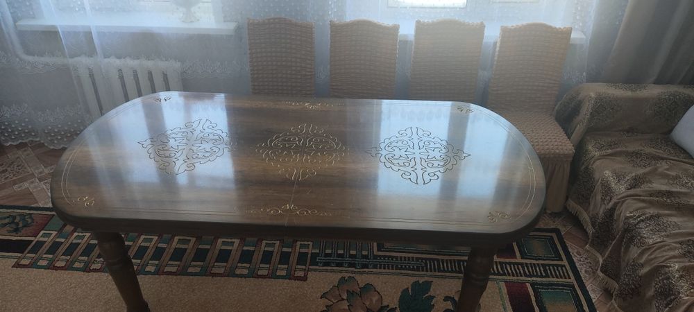 Продам стол 2.5 метра собераеться в 2 метра