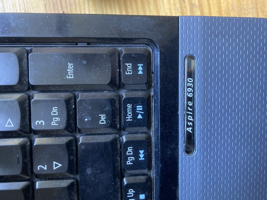 Ноутбук ACER aspire 6930 старый
