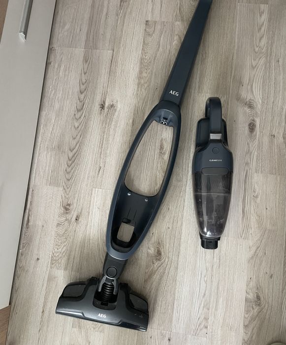 Безкабелна прахосмукачка AEG