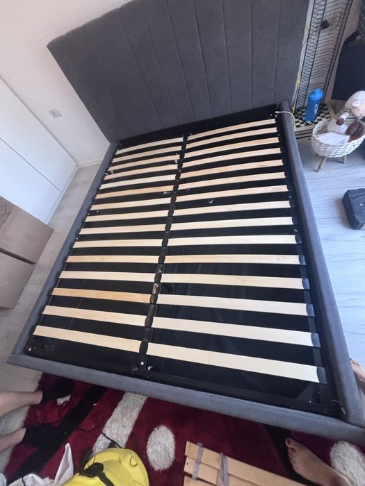 Pat tapițat Haslev  160x200 cu ladă depozitare – model HASLEV