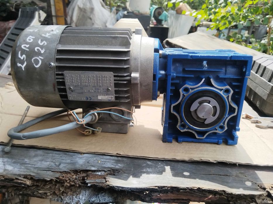 Motor Reductor raport 25 rotații cazan povarna