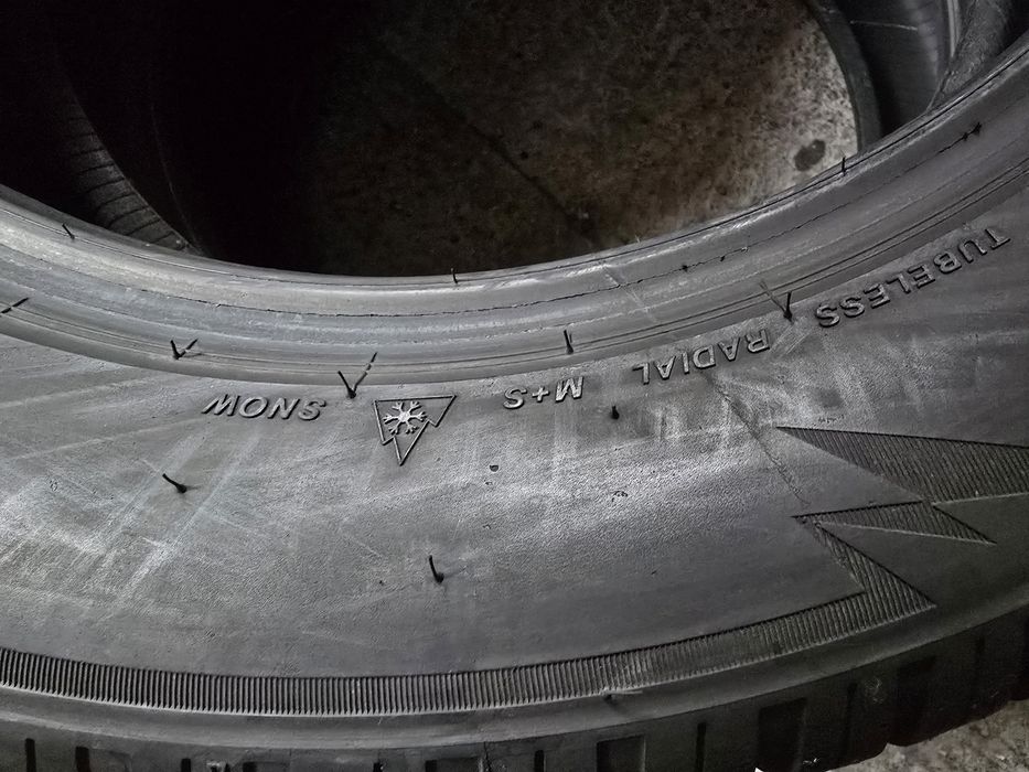 Bridgestone 235/55 R18 104H MS iarnă