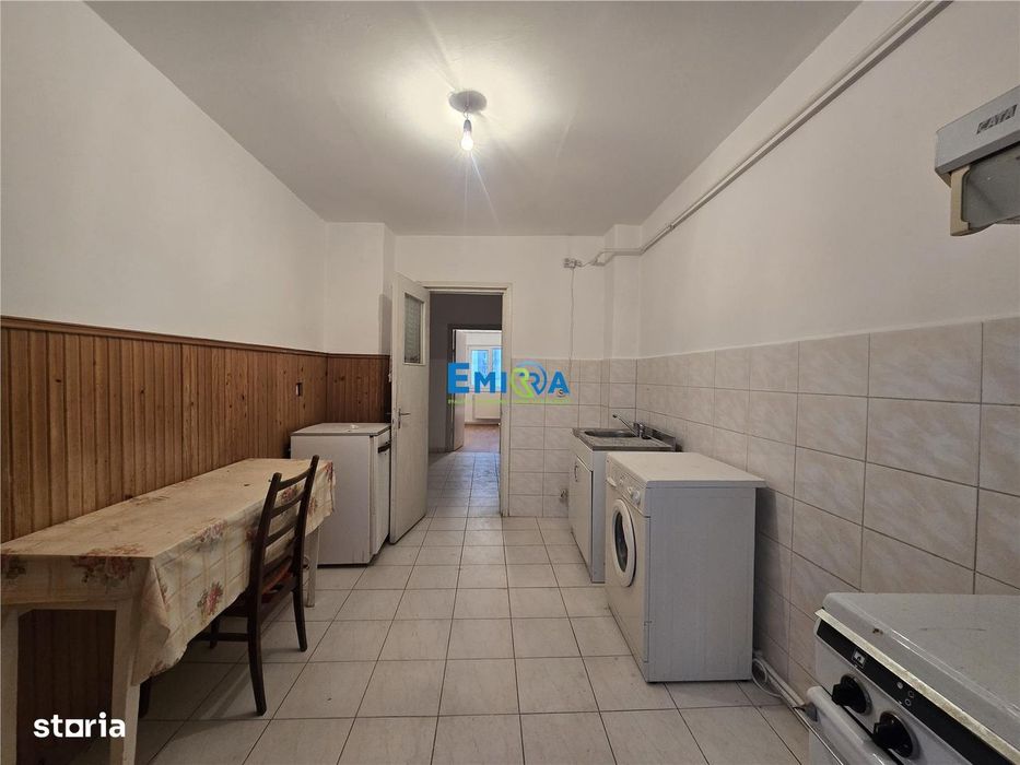 Apartament spatios 3 camere decomandate, 2 bai, etaj 3, zona Mioritei,