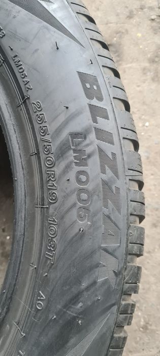 4 anvelope iarna Bridgestone 255/50/19.Pretul este pe bucata.