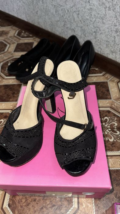 Обувь почти даром!!