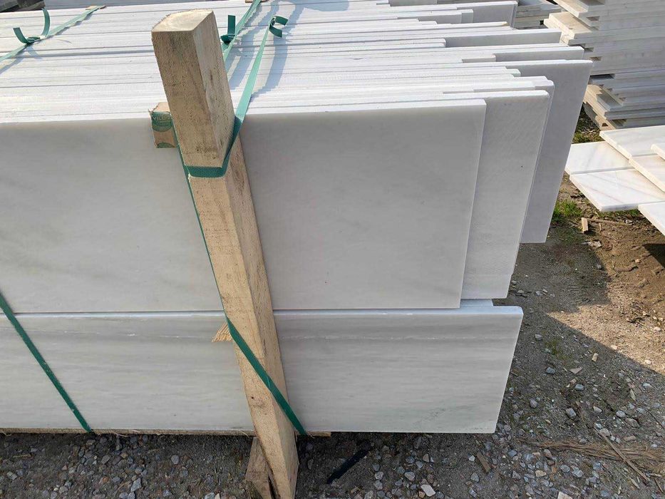 Бял Мрамор -Подпрозоречни Первази до 20 см-25 лв. линеен метър с фаска