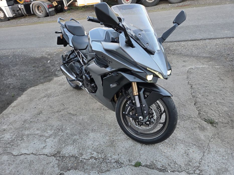 Vând Suzuki GSXS 1000 GT