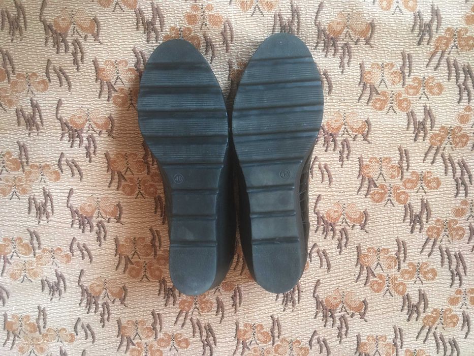 Дамски лачени обувки