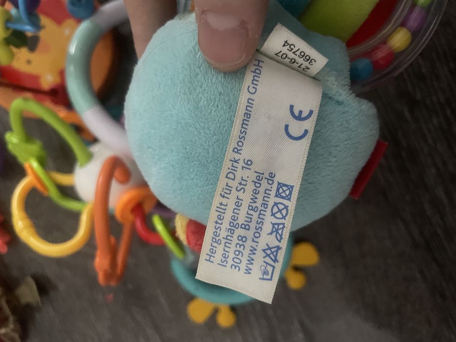 2 пакета игрушек