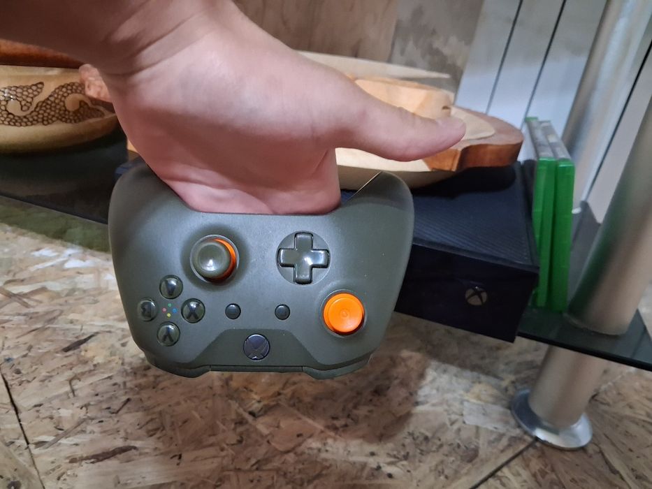 Продам Xbox one fat
