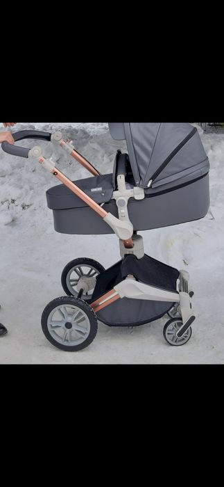 Продам коляску Hot mom с поворотным механизмом  60 тыс.