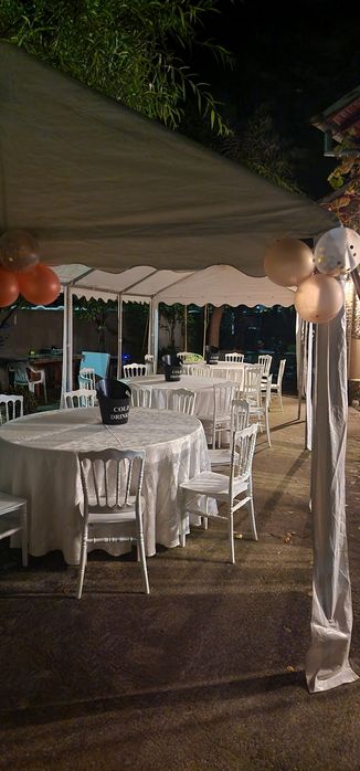 Corturt evenimente complet ,mese ,scaune,,vesela