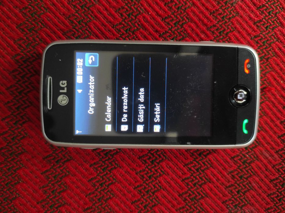 Telefon LG cu touchscreen și cameră, carcasa aluminiu