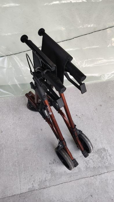 алуминиева проходилка ролатор