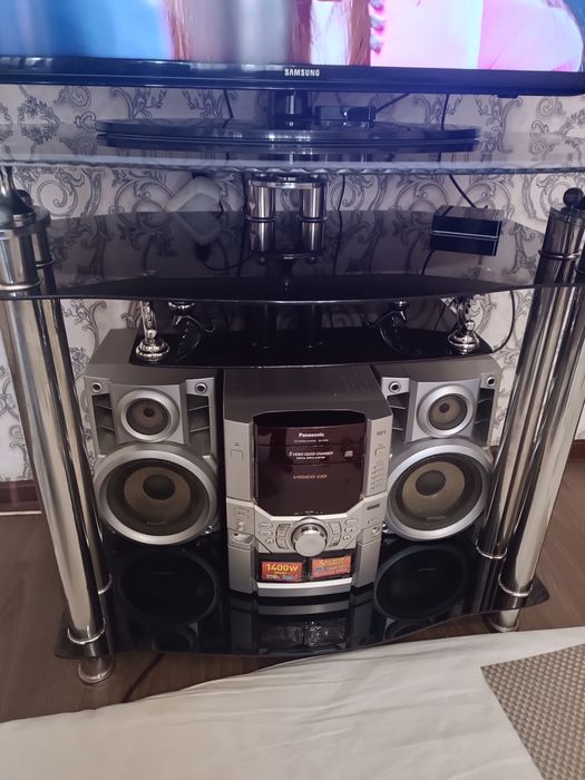 Продается музыкальный центр. Также пылесос vitek