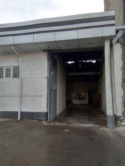 Продаётся 1 350 м² производственный цех.