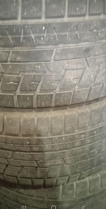 Продается комплект зимних  резин