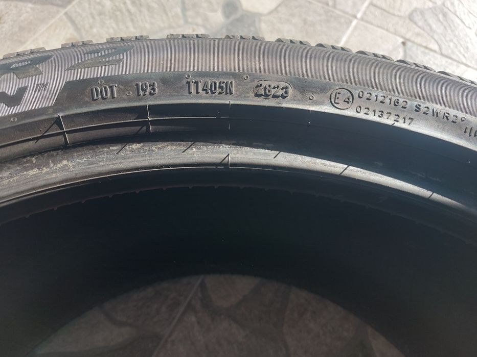 Pirelli RUN Flat 275/40R22 и 315/35R22 зимни