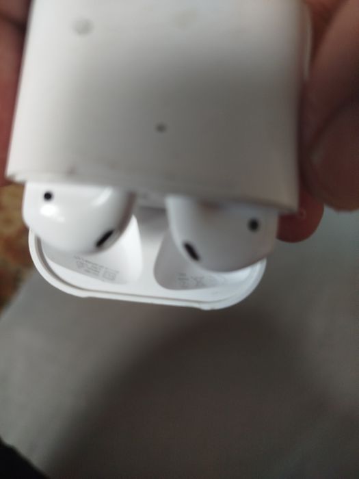 Продам Airpods оригинал
