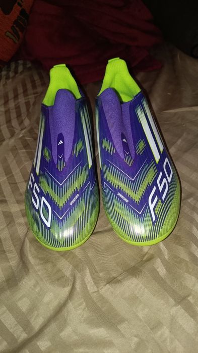 Ghete de fotbal adidas F50 League Copii, Mov/Lime, fara sireti  Marime: 36