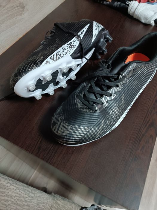 Футболни обувки 42.5