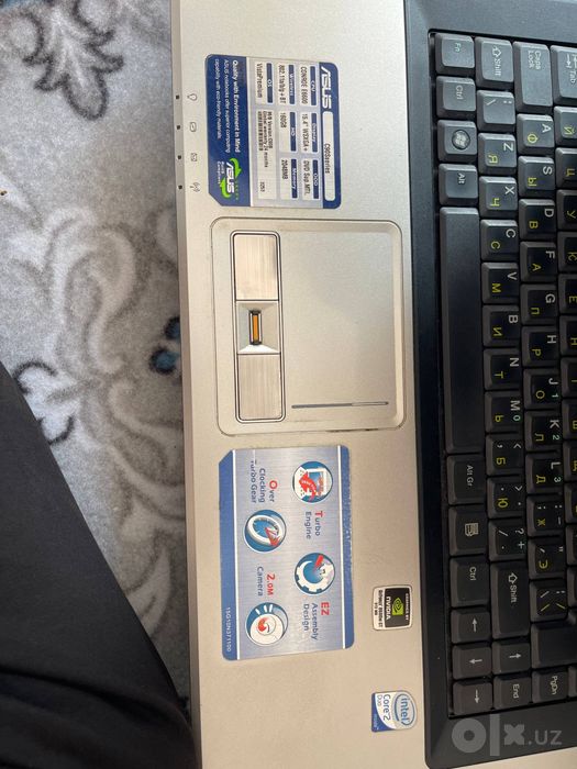 ASUS nautbuk sotiladi 1 ta si ishlidi 2 chisi shilif ketgan