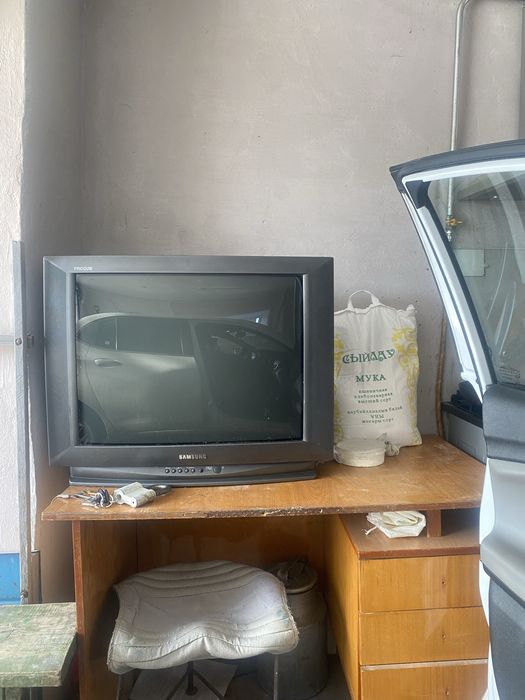 Телевизор Самсунг Прогун на 72" диагональ